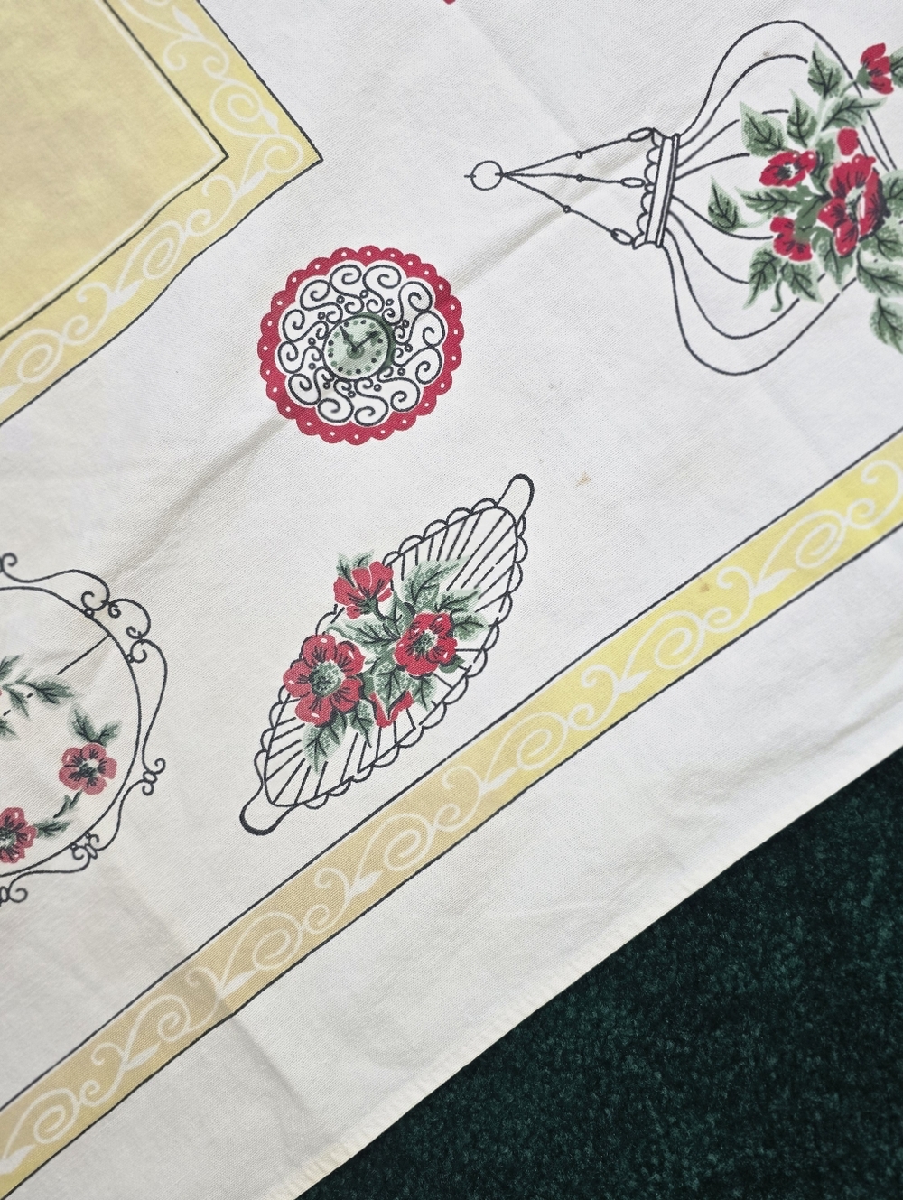 Vintage 60s Cottagecore Floral Tablecloth Retro Farmhouse Kitchen Decor 44x47.5 - Picture 7 of 16
